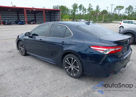 2020 Toyota Camry Se z USA, uszkodzony, nr VIN 4T1G11AK8LU983844